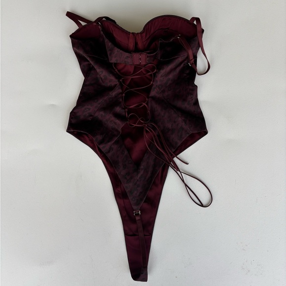 Oh Polly burgundy animal print body suit size 4 - Picture 2 of 4